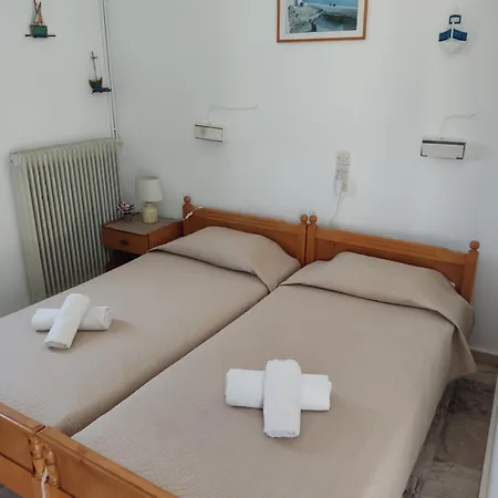 Manolis Vathys Hostel *