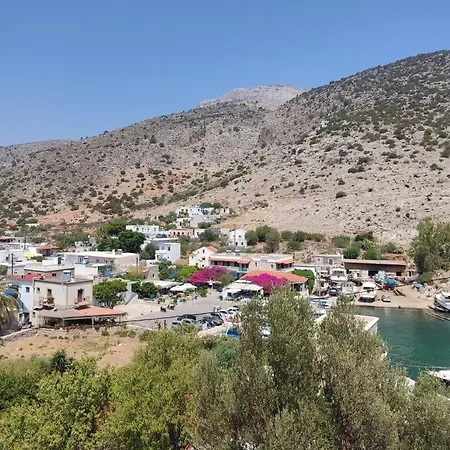 Hostel Manolis Vathys *