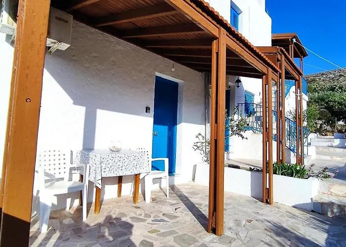 Hostel Manolis Vathys *