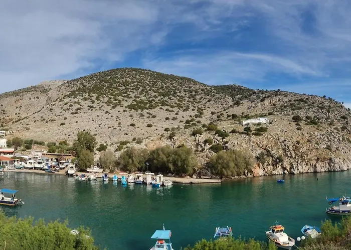 Hostel Manolis Vathys *