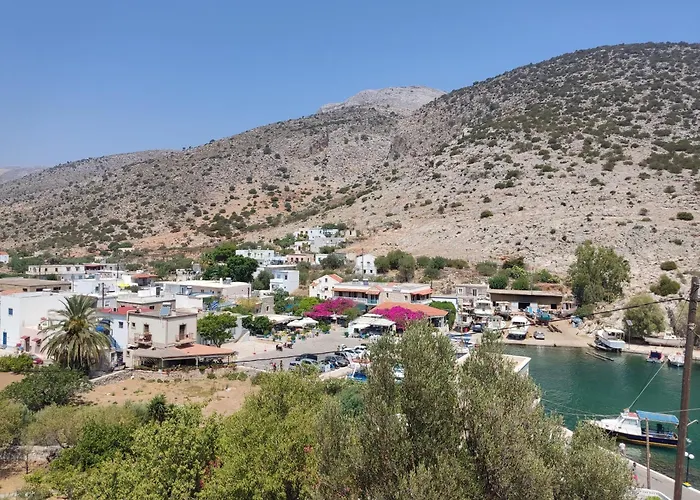 Hostel Manolis Vathys *